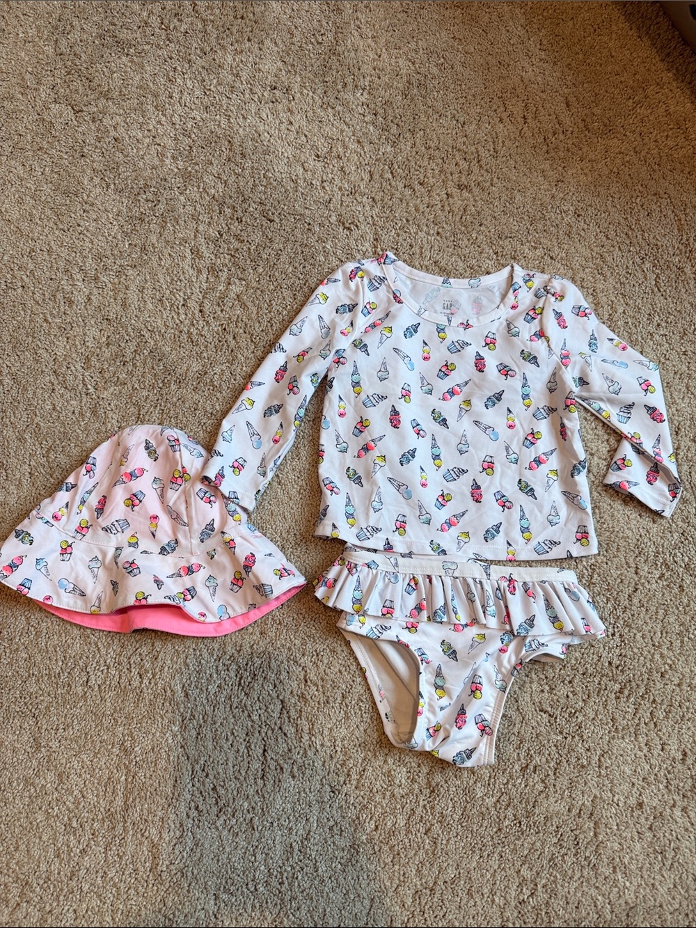 Baby gap White Ice Cream Print Rash Guard Swimsuit Set with Hat